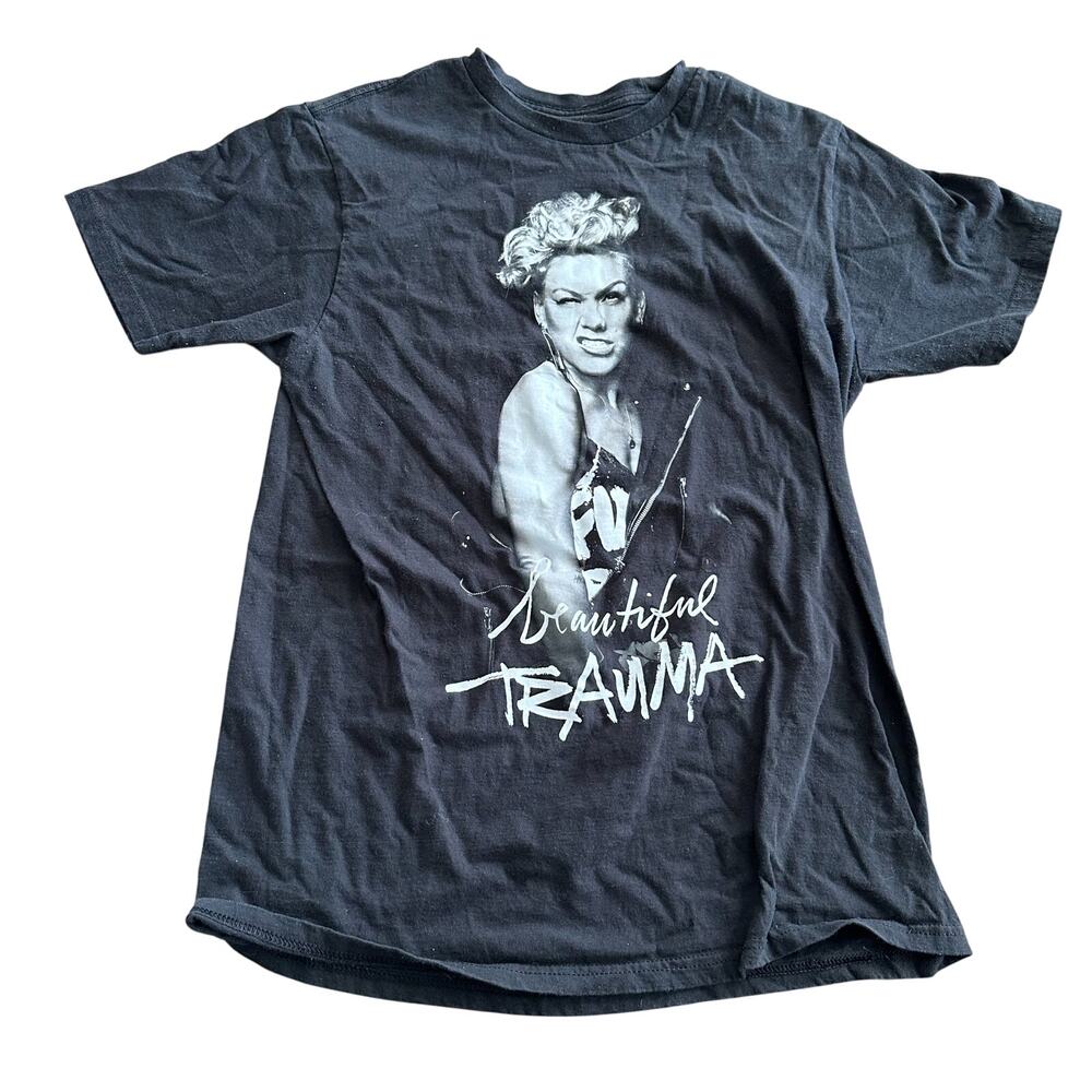 Pink 2018 Beautiful Trauma Official Tour T-Shirt Size Large